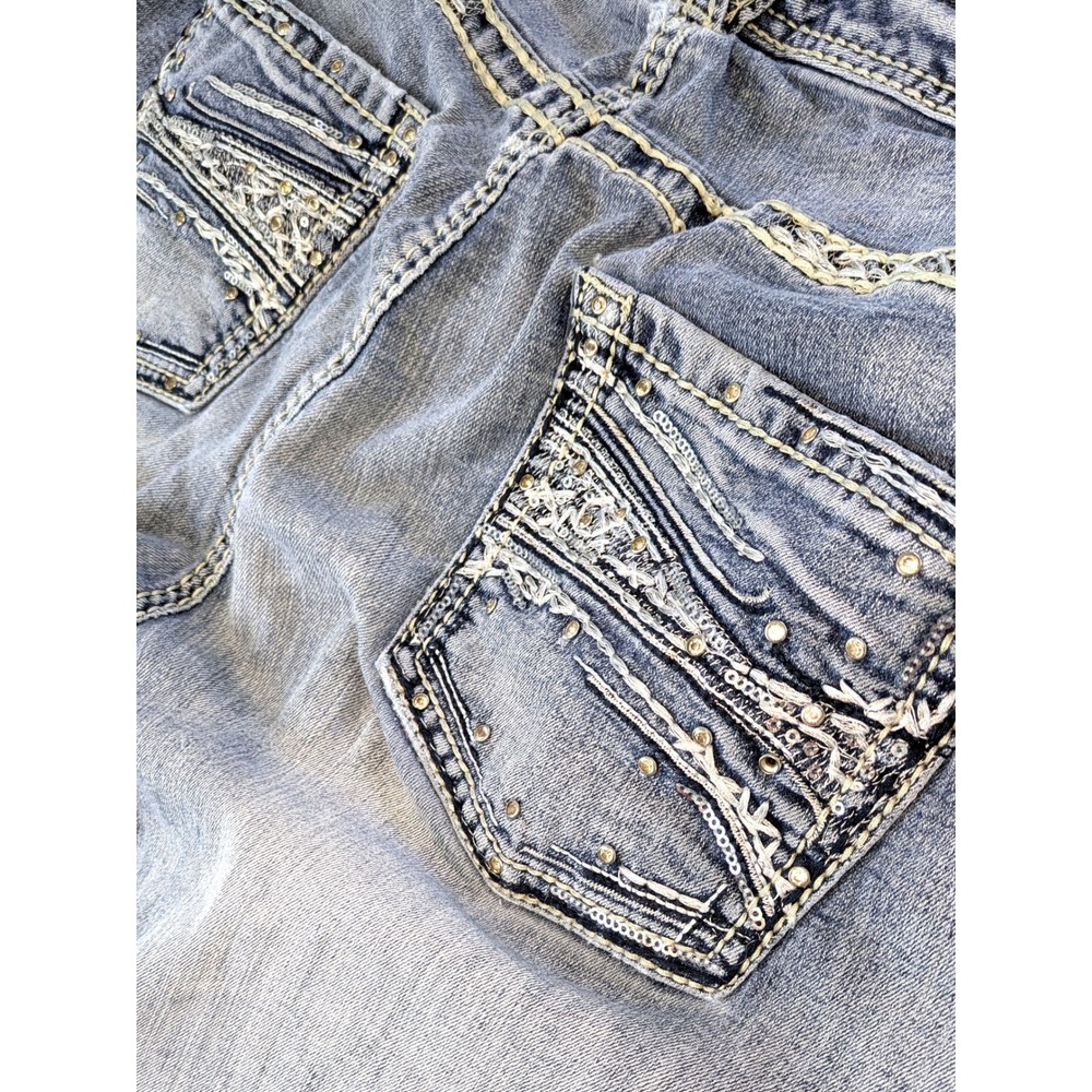 Maurices Womens Distressed Capri Jeans Light Wash Embellished Pockets 18 REG - Picture 3 of 7